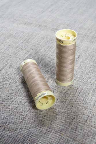 Gutermann Sew All Thread Col. 215 (Beige)