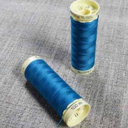 Gutermann Sew All Thread Col. 483 (Mid Turquoise)