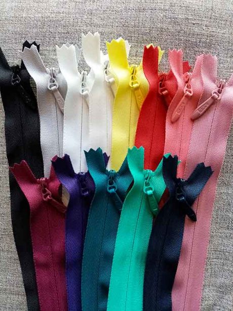 YKK extra-strong no.5 26" (66cm) concealed zips