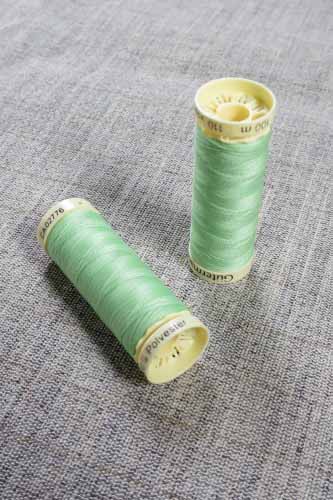 Gutermann Sew All Thread Col. 152 (Light Green)