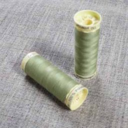 Gutermann Sew All Thread Col. 282 (Pale Khaki)