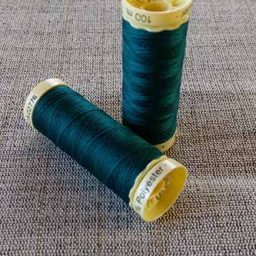 Gutermann Sew All Thread Col. 870 (Dark Green)