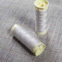 Gutermann Sew All Thread Col. 299 (Pale Grey)