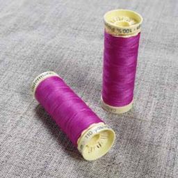 Gutermann Sew All Thread Col. 321 (Fuschia)