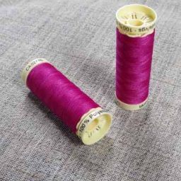 Gutermann Sew All Thread Col. 877 (Red)