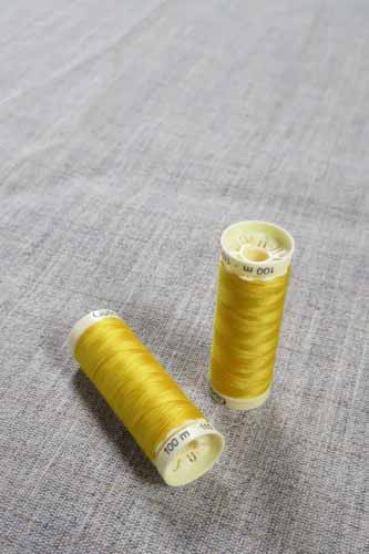 Gutermann Sew All Thread Col. 106 (Yellow)