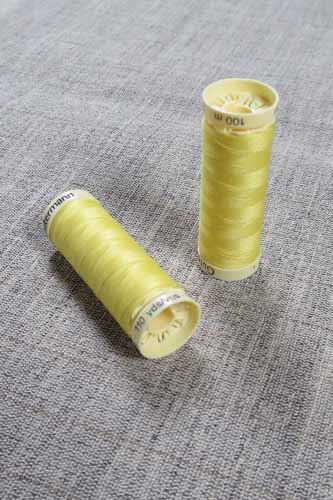 Gutermann Sew All Thread Col. 852 (Yellow)