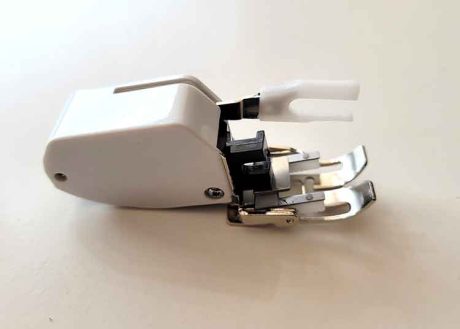 Universal-fit walking foot