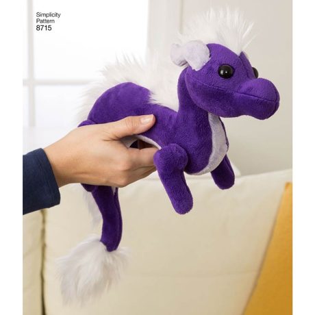 Simplicity 8715, Stuffed Dragons