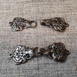 Norwegian clasps