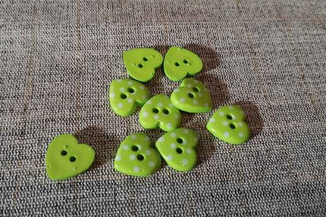 Polka-dot heart-shaped buttons