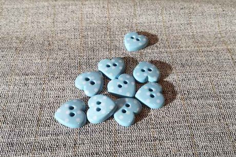 Polka-dot heart-shaped buttons