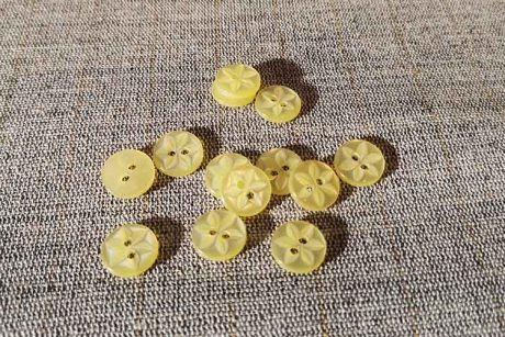 Polyester star buttons (11mm)