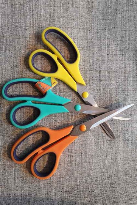 Economy soft-grip multi-purpose scissor (21cm)