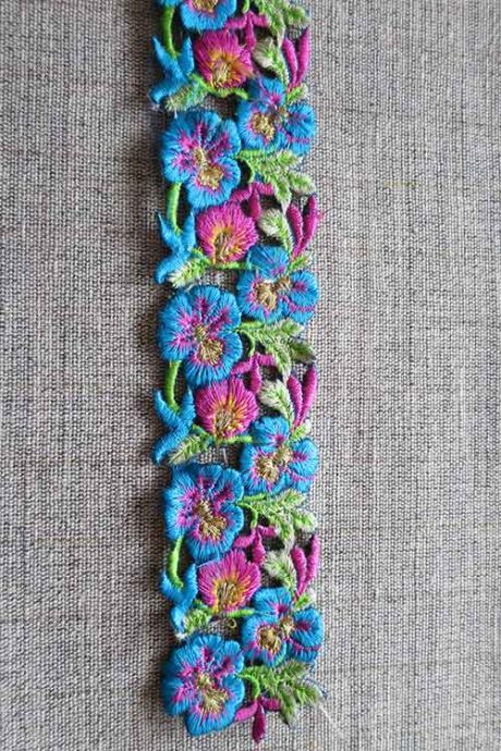 Metallic embroidered pansy braid (40mm)
