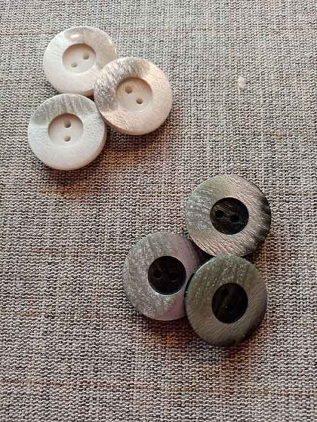 Shiny marble finish buttons (23mm)