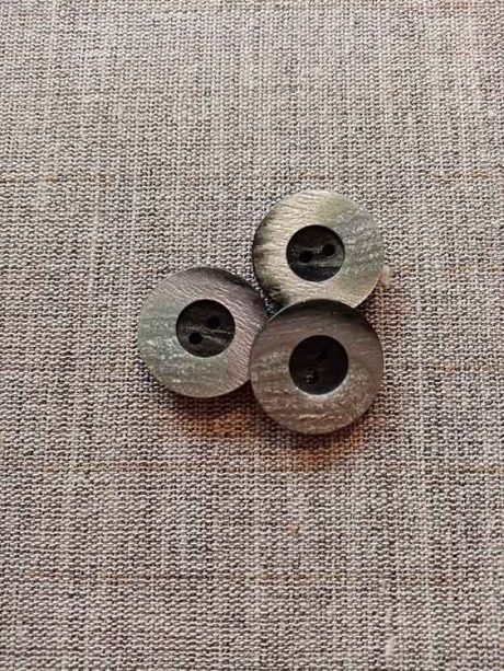 Shiny marble finish buttons (23mm)