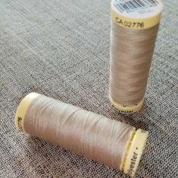 Gutermann Sew All Thread Col. 722 (beige)