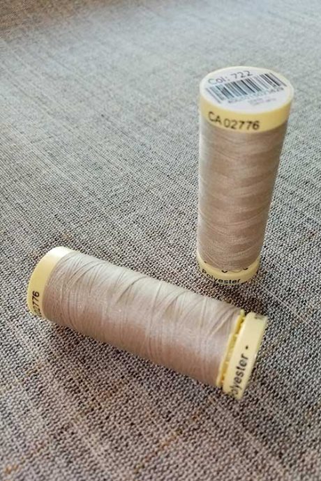 Gutermann Sew All Thread Col. 722 (beige)