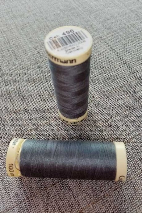 Gutermann Sew All Thread Col. 496 (dark grey)