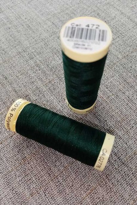 Gutermann Sew All Thread Col. 472 (forest green)