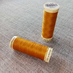 Gutermann Sew All Thread Col. 412 (gold)