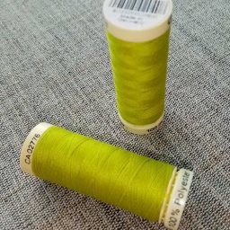 Gutermann Sew All Thread Col. 334 (lime green)