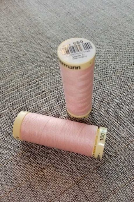 Gutermann Sew All Thread Col. 659 (pale peach)