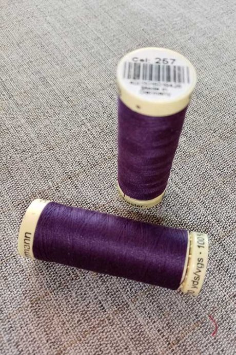 Gutermann Sew All Thread Col. 257 (purple)