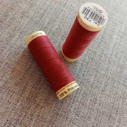 Gutermann Sew All Thread Col. 364 (red)