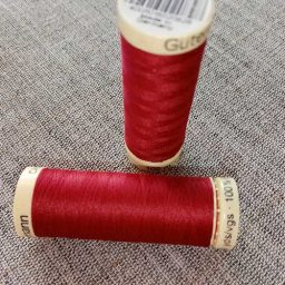 Gutermann Sew All Thread Col. 384 (red)