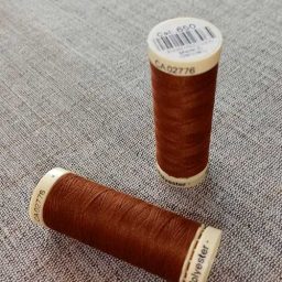 Gutermann Sew All Thread Col. 650 (russet)