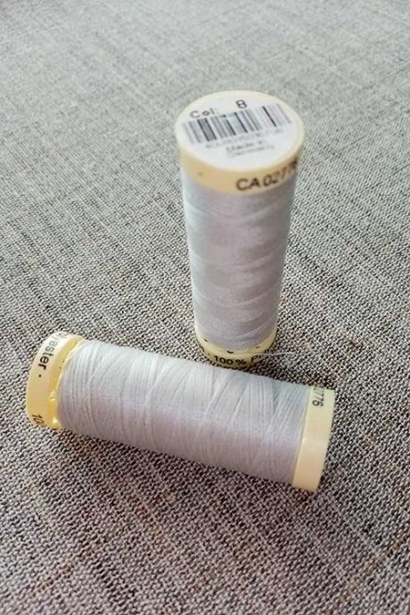 Gutermann Sew All Thread Col. 8 (soft grey)
