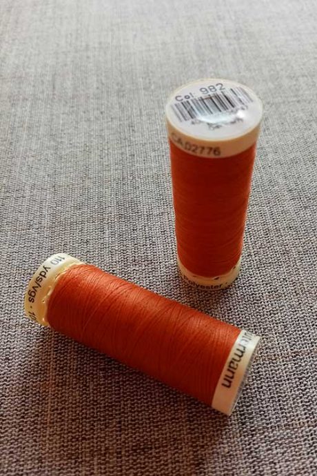 Gutermann Sew All Thread Col. 982 (tan)