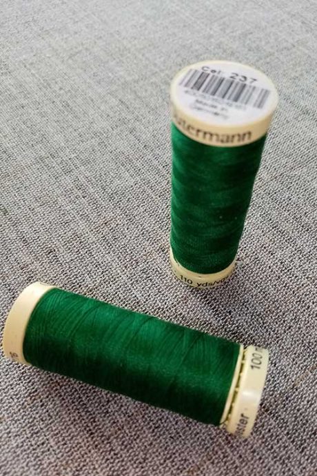 Gutermann Sew All Thread Col. 237 (green)