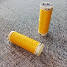 Gutermann Sew All Thread Col. 417 (yellow)