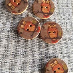 Wooden Owl buttons (25mm)