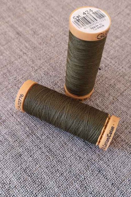 Gutermann Cotton Thread #424 (khaki)