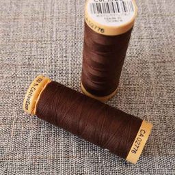 Gutermann Cotton Thread #1523 (mahogany)