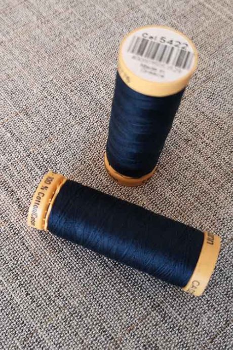 Gutermann Cotton Thread #5422 (navy)