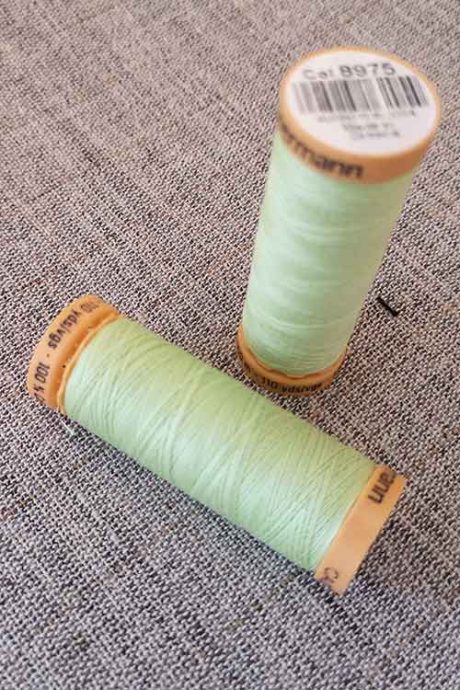 Gutermann Cotton Thread #8975 (pale lime)