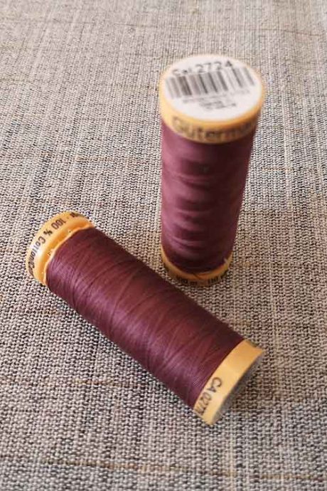 Gutermann Cotton Thread #2724 (plum)