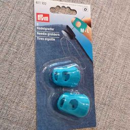Silicone needle grabber