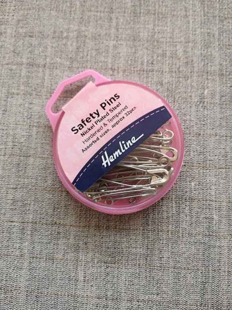 Assorted safety pins