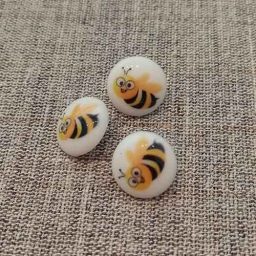 Bumble bee buttons (15mm)