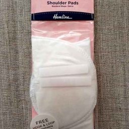 Standard (set-in) shoulder pads (13mm)