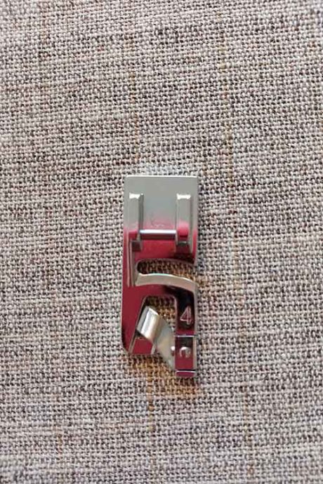 Snap-on narrow hem foot (4mm)