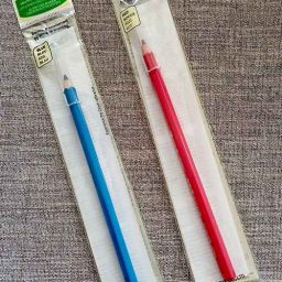 Clover Iron-On Transfer Pencil (red or blue)