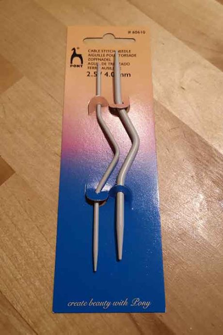 Cable stitch knitting needles  (2.5/4mm)