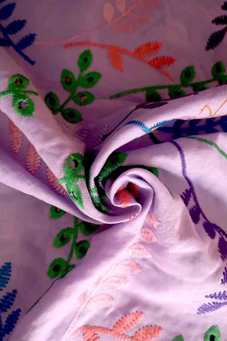 Embroidered cotton voile (lilac)